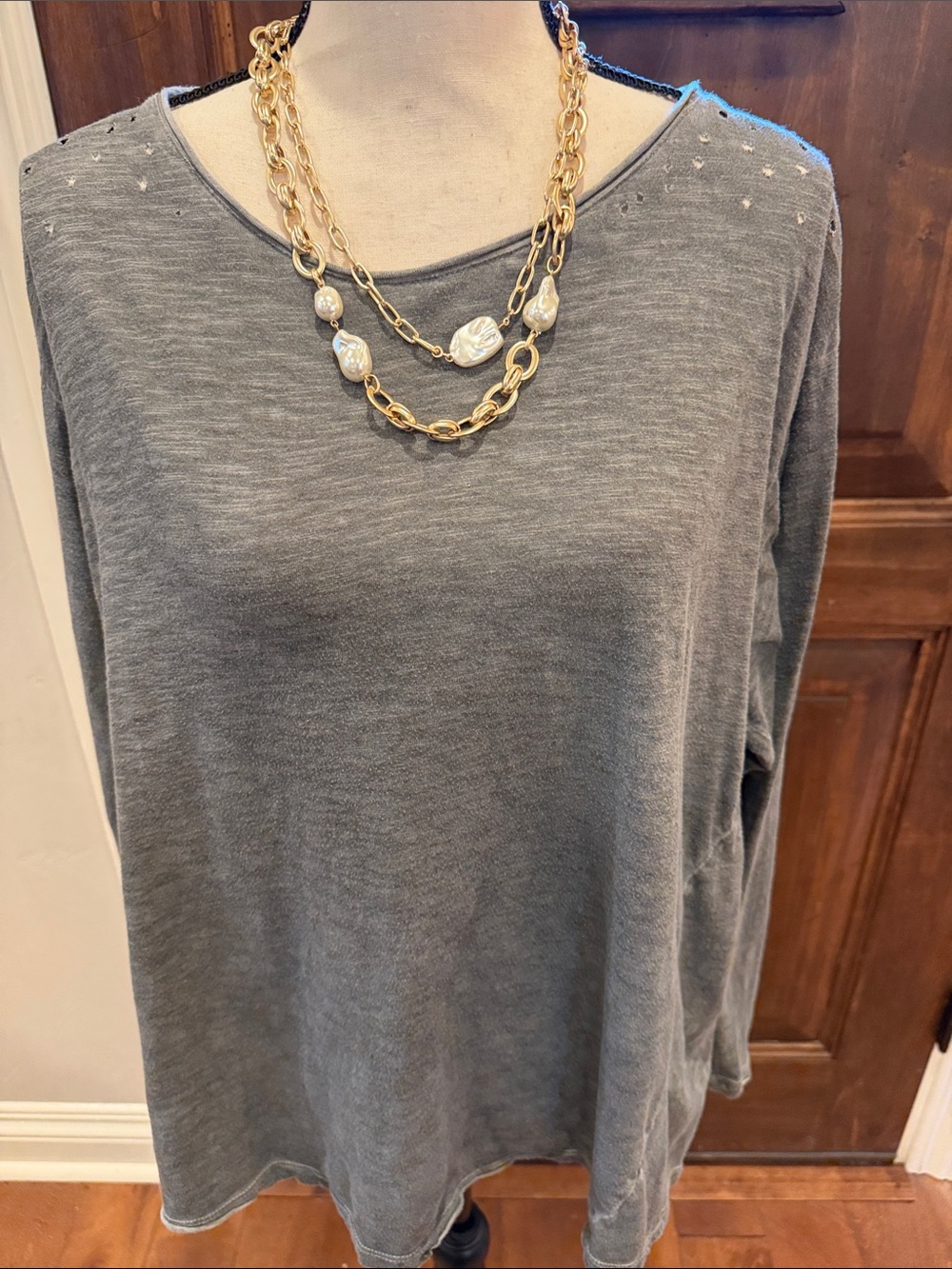 Magnolia Pearl Women’s Grey Long-Sleeve Dylan Top Ozzy